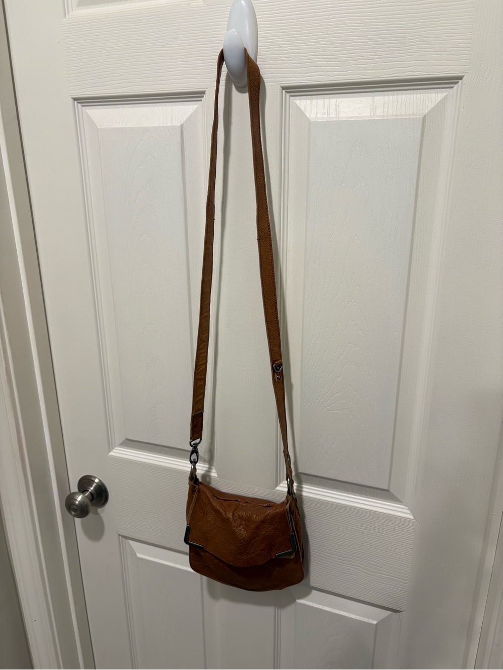 REVEL NEW YORK Classic Brown Leather Crossbody Bag - Stylish Everyday Carry